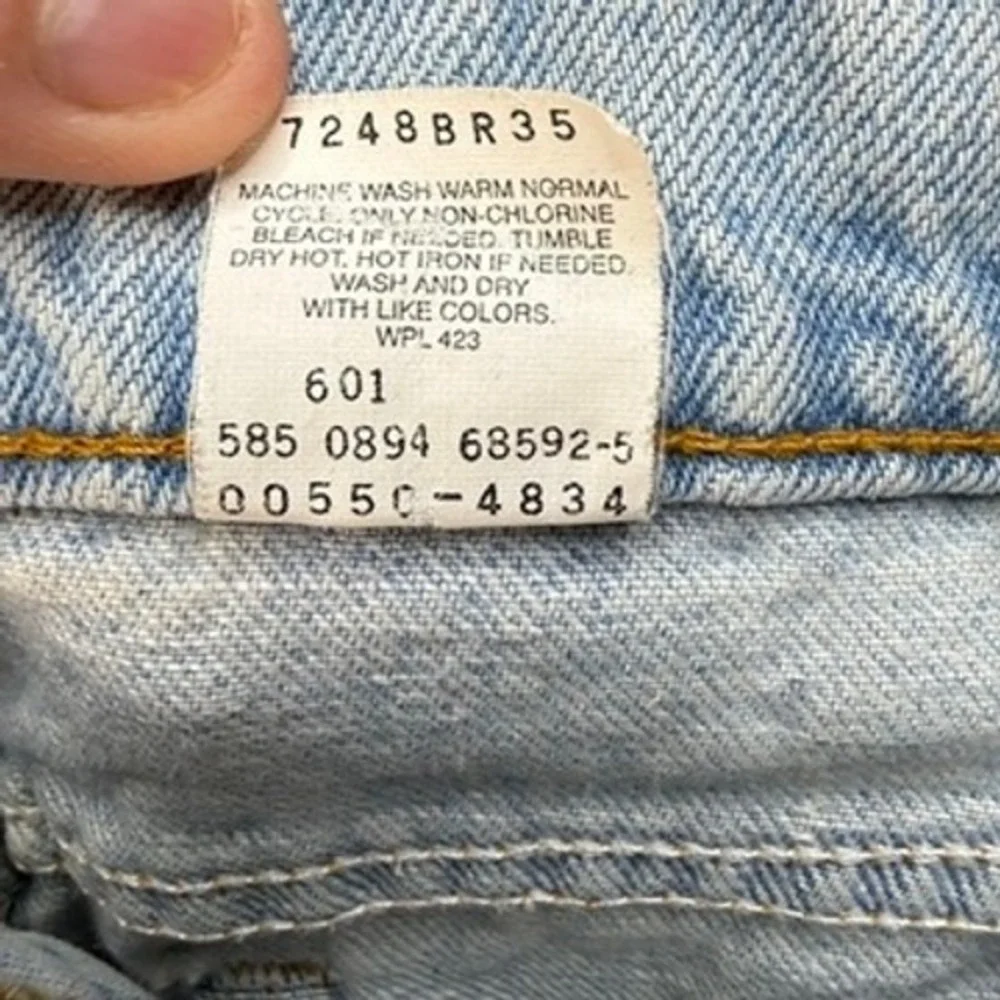 VTG Levis 550 Jeans Relaxed Fit Tapered Leg 32x32 Distressed Denim 90s‎ USA Made